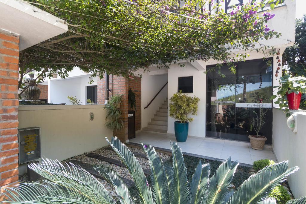 Residencial Los Abuelos บอมบินญัส ภายนอก รูปภาพ